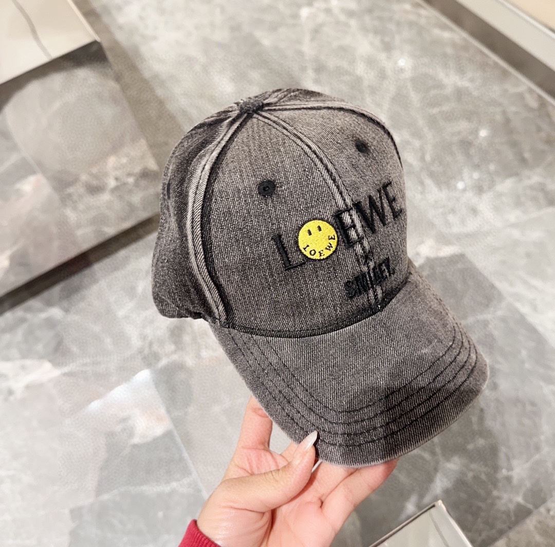 Loewe Caps